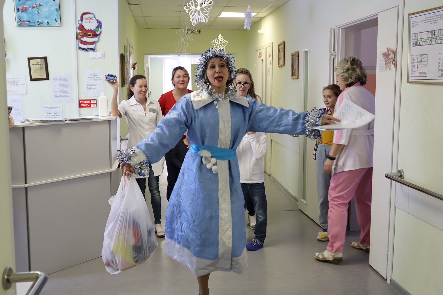 Сказочные герои поздравили маленьких северчан, находящихся на лечении в больнице